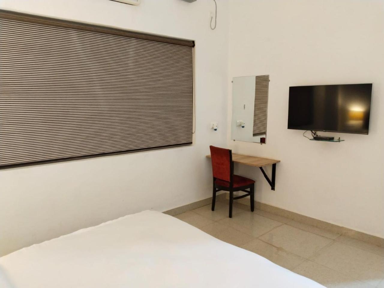 Hotel Lakeview By Bookingcare Chhatarpur Exterior foto
